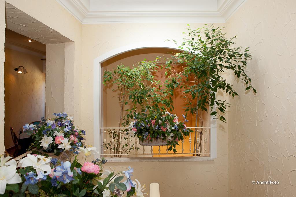 Albergo Del Lago กาปัลบีโอ ภายนอก รูปภาพ